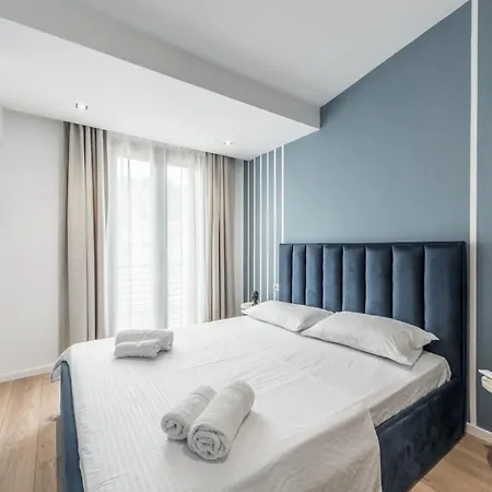 Blue Sensation Brand New In The Main Square 100 Mbs Apartment