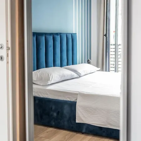 Blue Sensation Brand New In The Main Square 100 Mbs
