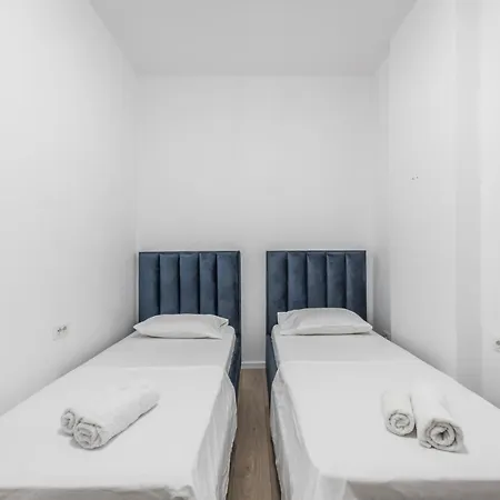 Blue Sensation Brand New In The Main Square 100 Mbs Apartment